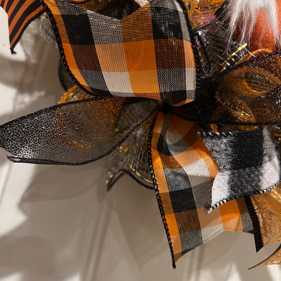 13 inch Halloween Ribbon Wreath Black White Gnome MW13 - Picture 11 of 13